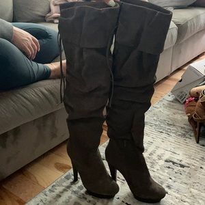 Knee length boots suede gray with snake heels